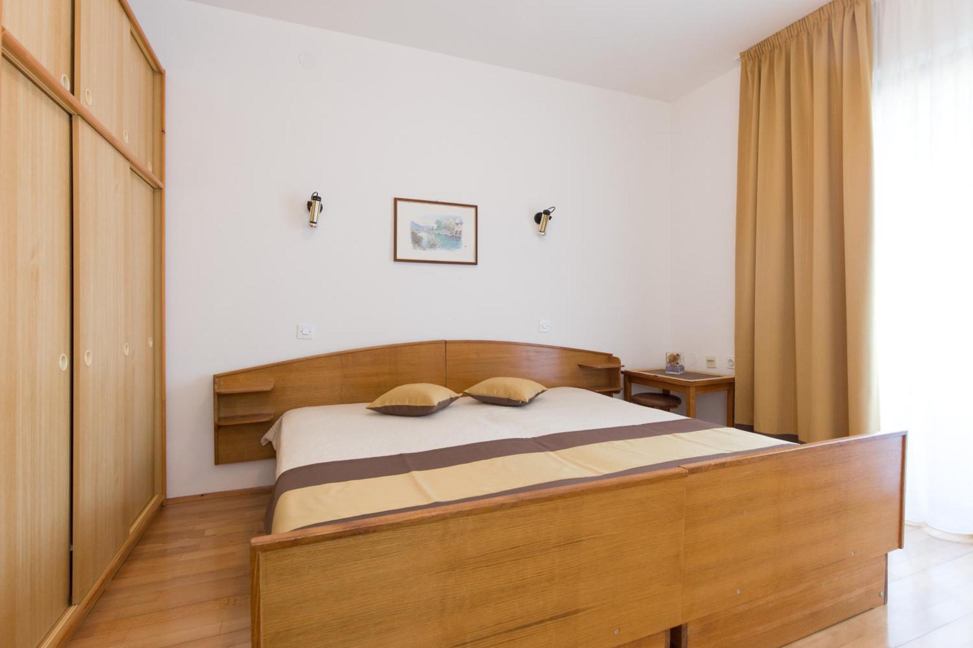 Apartment & Room Dinka, Krk Крк Номер фото