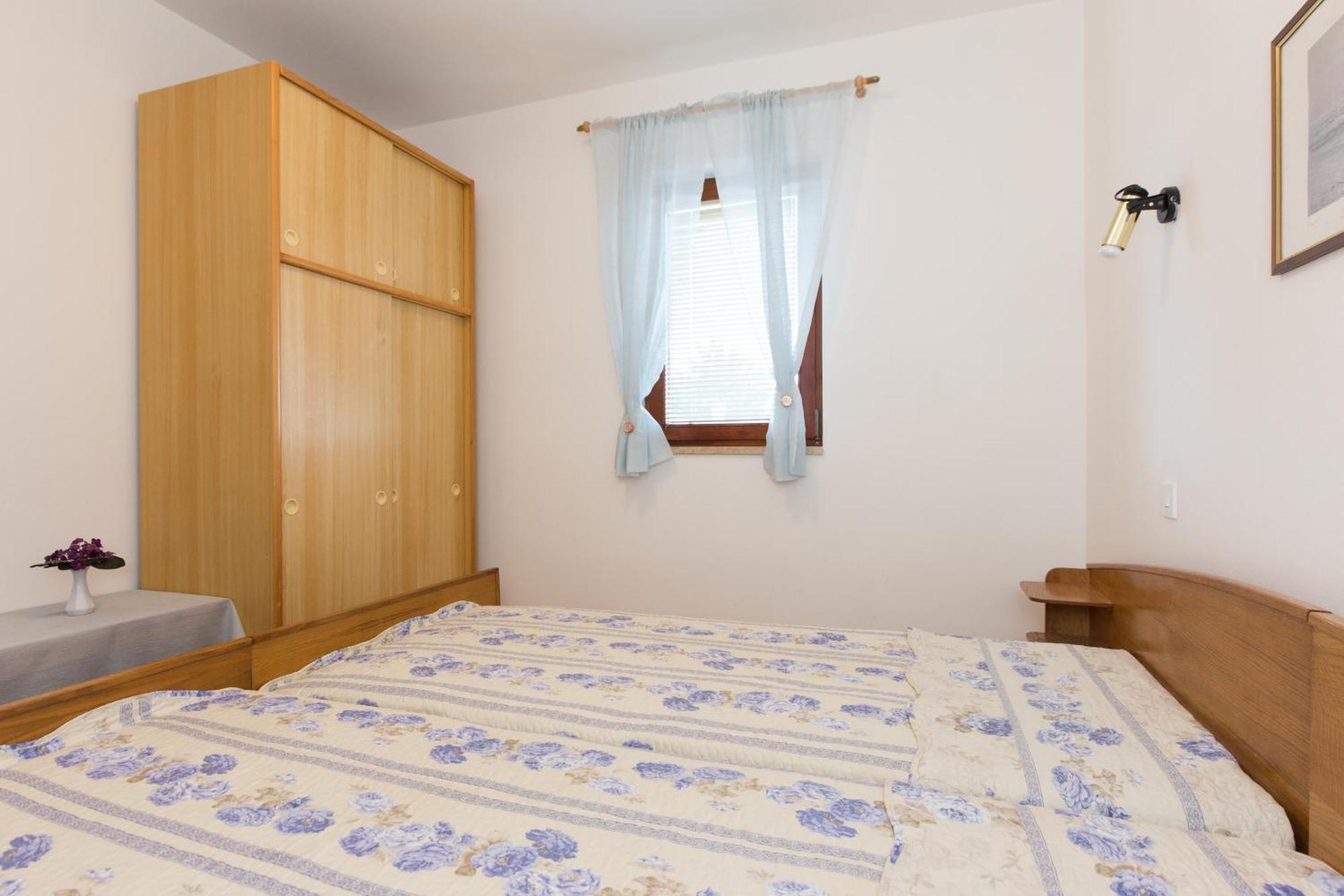 Apartment & Room Dinka, Krk Крк Номер фото